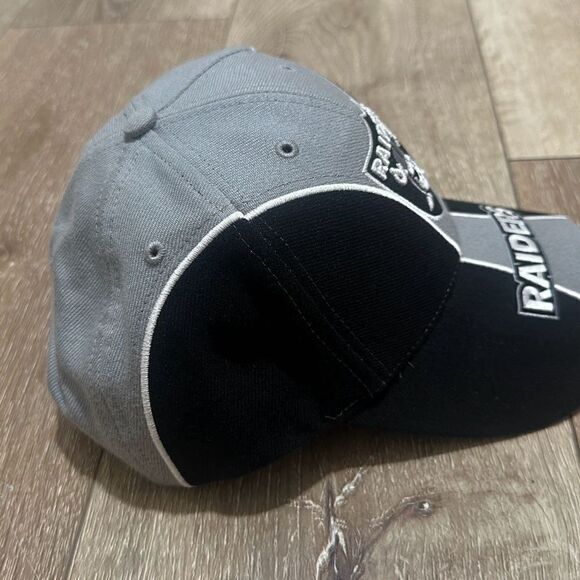 Twins Enterprise Mens Gray Black‎ Los Angeles Raiders NFL Strapback Baseball Hat - Picture 3 of 8